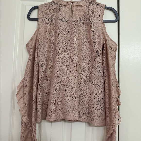 Bcbg long sleeve beige top , open shoulders size xs - Picture 5 of 6